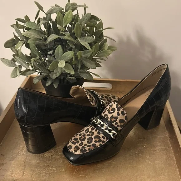 Crown & Ivy Black and Leopard Heels with Chain Detail - Picture 4 of 6